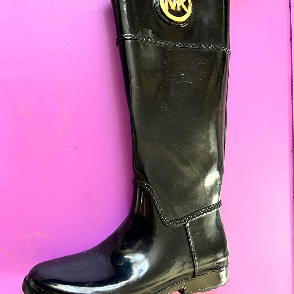 Micheal Kori’s Solid Black Rain Boot - image 3